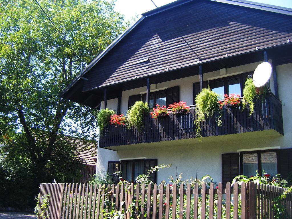 Guest House Kmetija Dane Екстер'єр фото