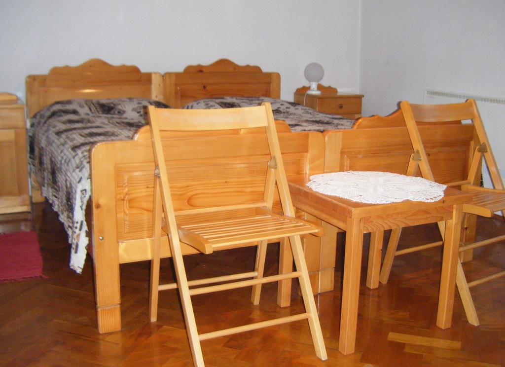 Guest House Kmetija Dane Екстер'єр фото